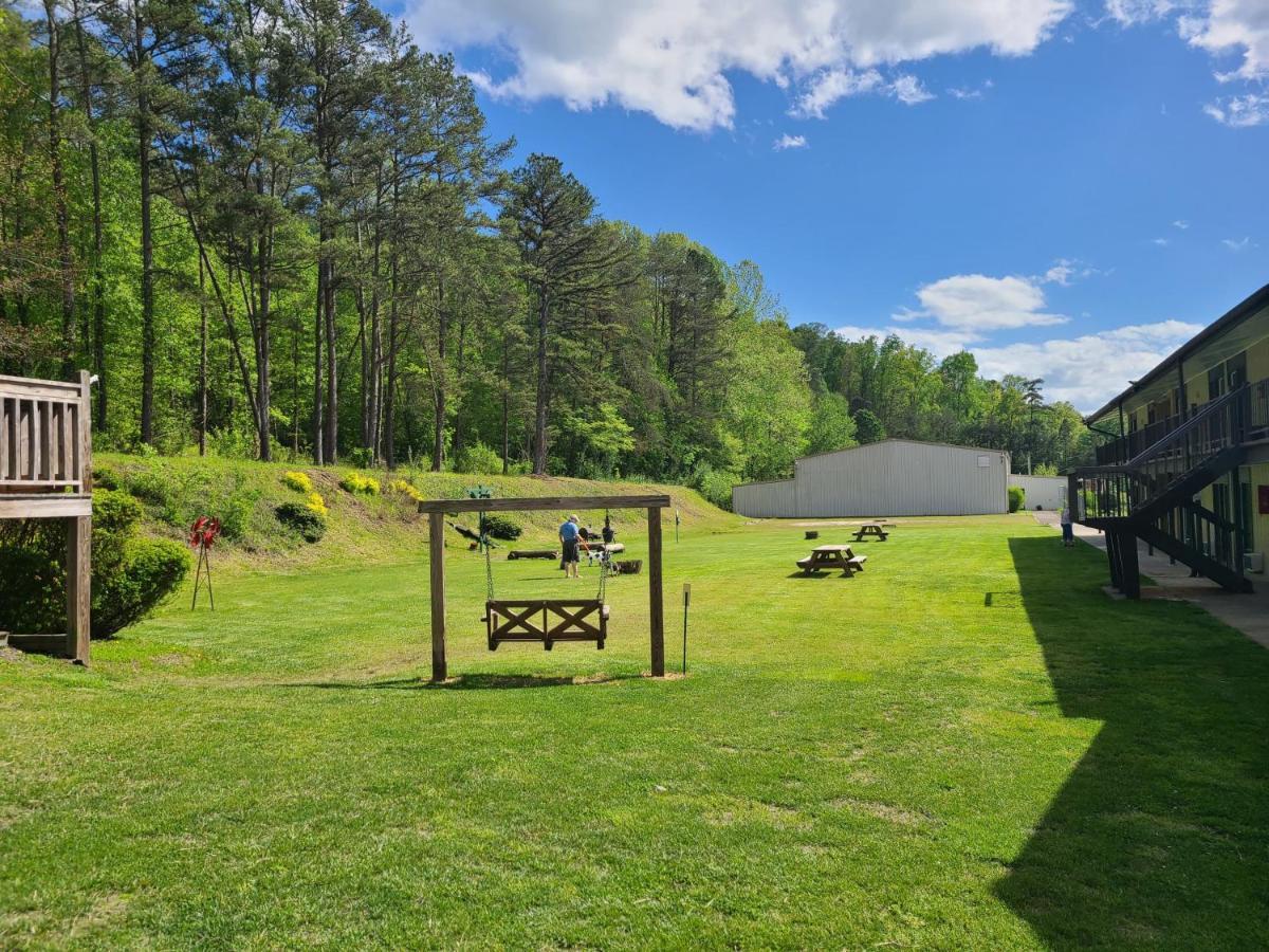 Blue Sky Inn- Complimentary Happy Hour Th-Sun, Veteran Owned, Full Breakfast, Best Green Space, 1 Mile From Blue Ridge, Fire Pit Eksteriør bilde