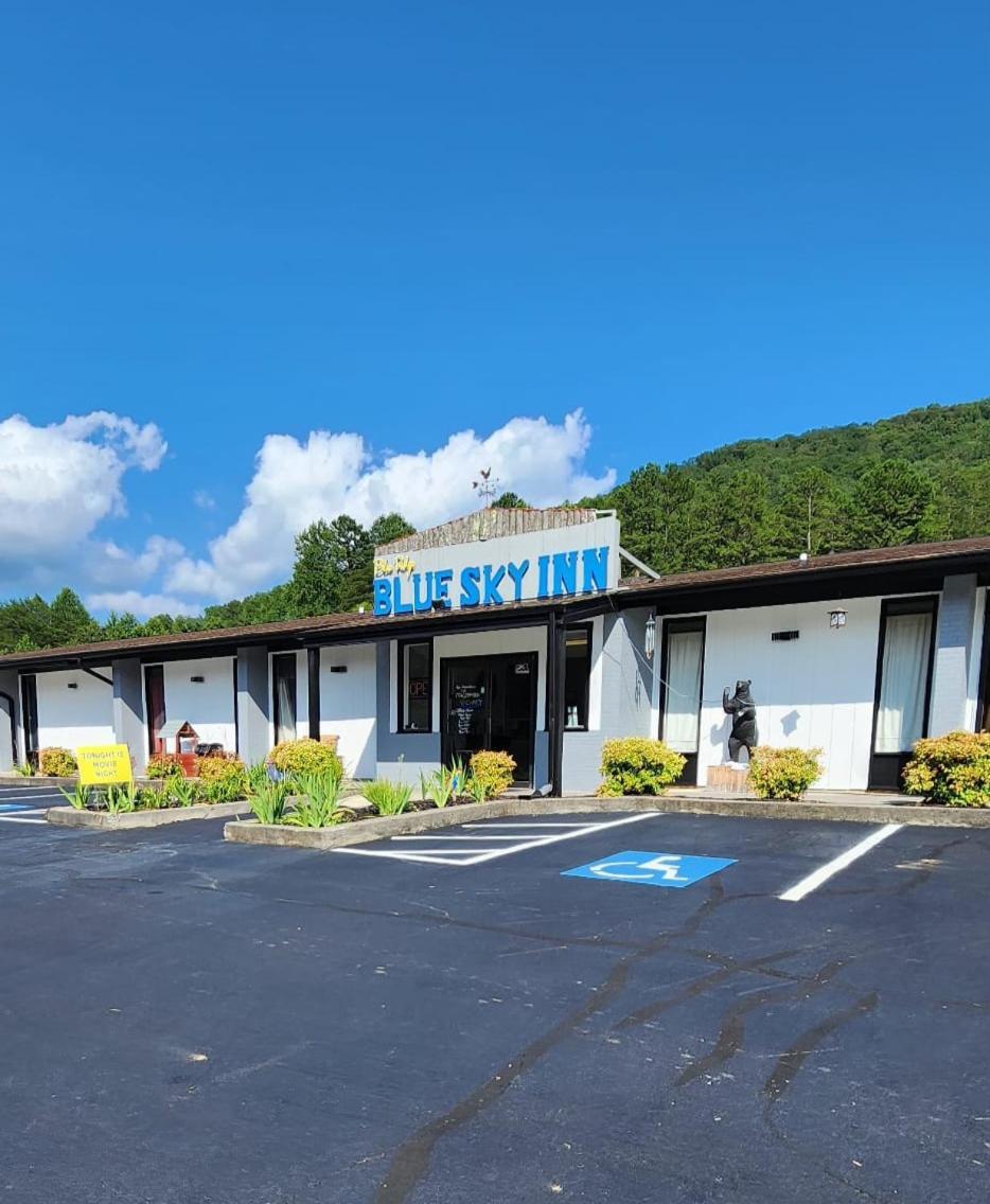 Blue Sky Inn- Complimentary Happy Hour Th-Sun, Veteran Owned, Full Breakfast, Best Green Space, 1 Mile From Blue Ridge, Fire Pit Eksteriør bilde