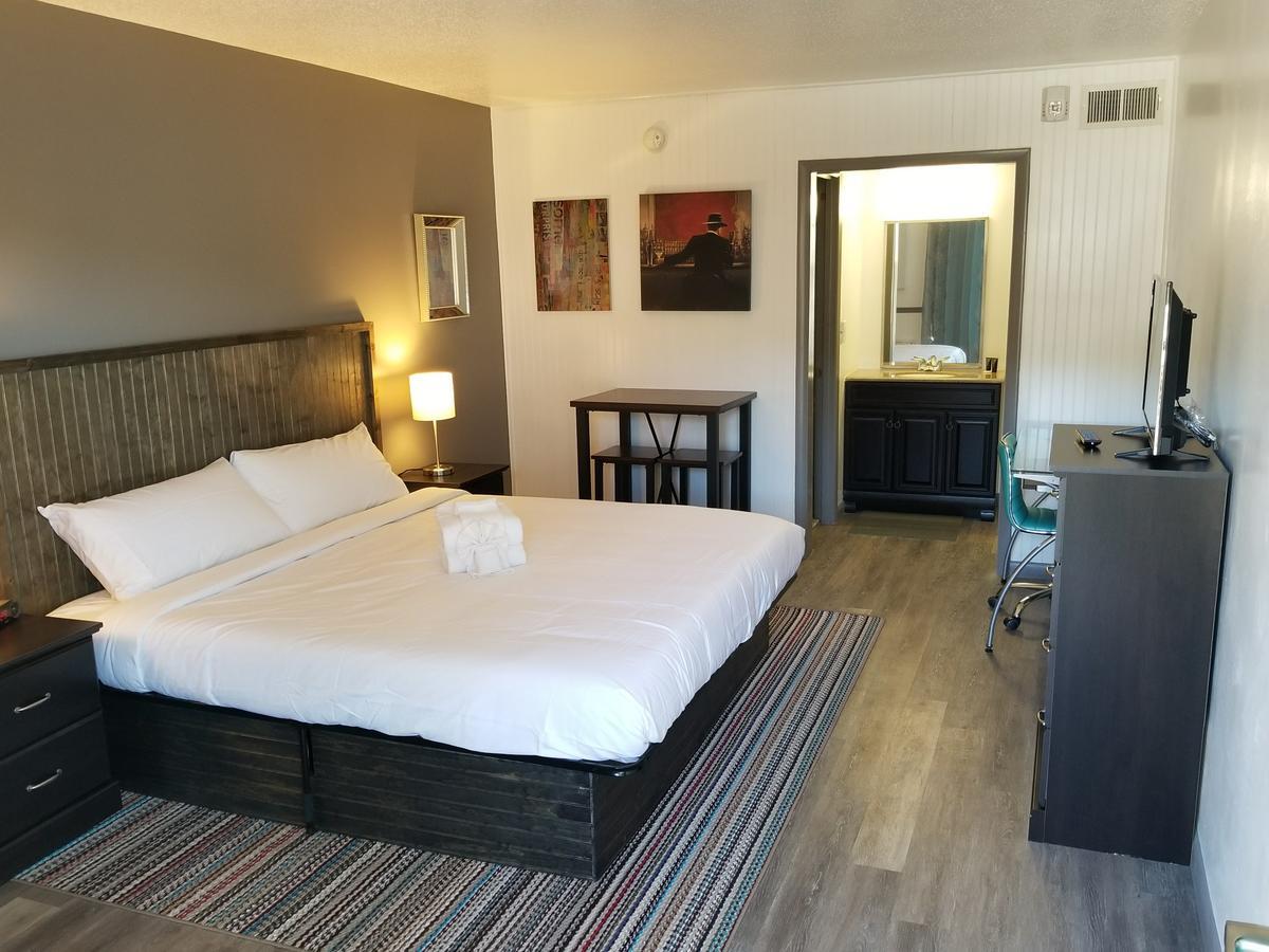 Blue Sky Inn- Complimentary Happy Hour Th-Sun, Veteran Owned, Full Breakfast, Best Green Space, 1 Mile From Blue Ridge, Fire Pit Eksteriør bilde