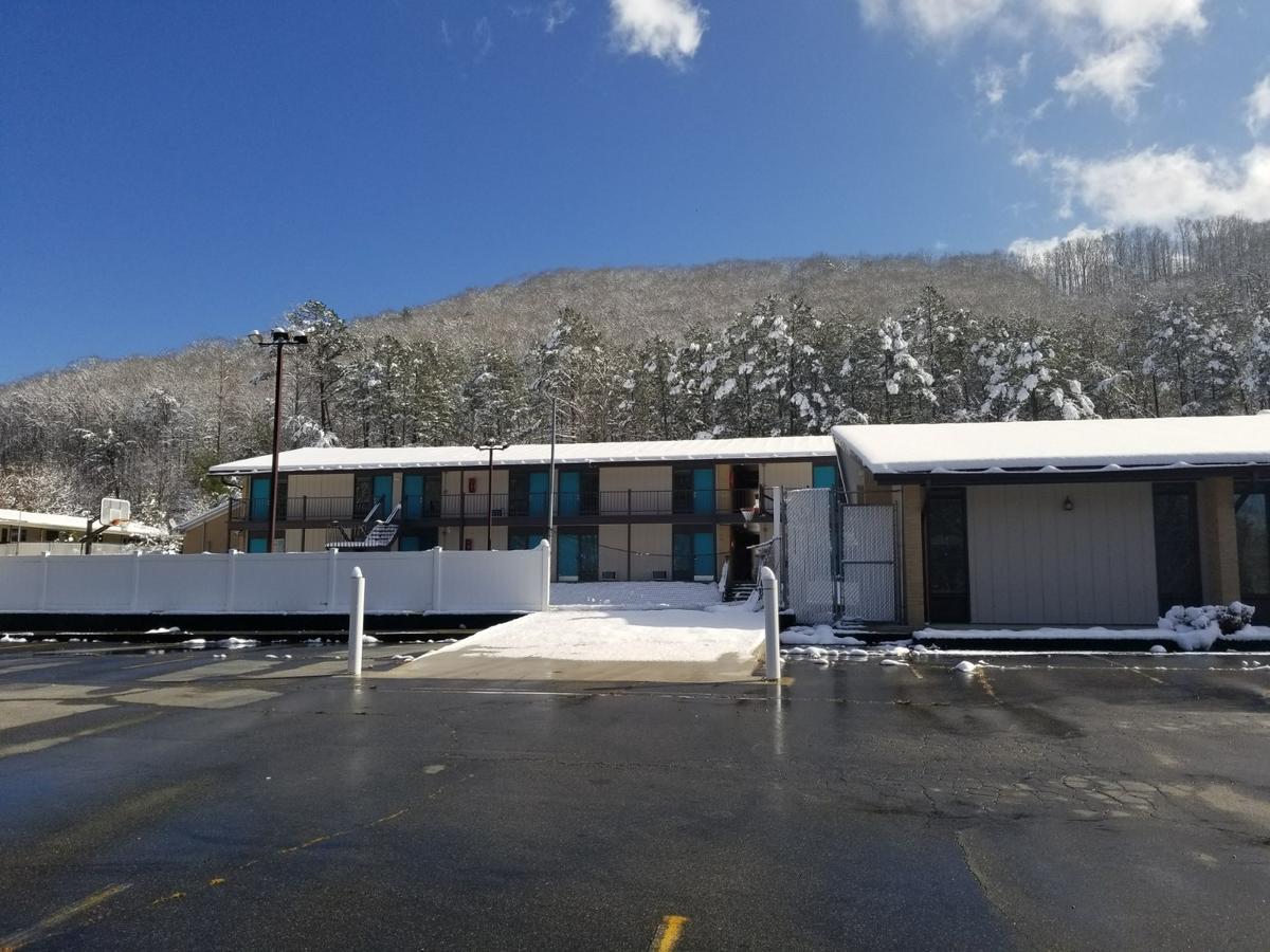 Blue Sky Inn- Complimentary Happy Hour Th-Sun, Veteran Owned, Full Breakfast, Best Green Space, 1 Mile From Blue Ridge, Fire Pit Eksteriør bilde
